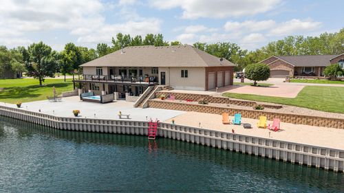 361 Sunset Dr, Doniphan, NE, 68832-1701 | Card Image