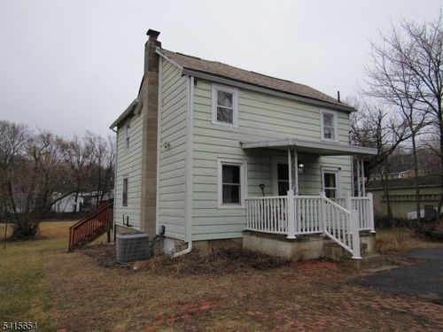 17 Lackawanna St, Hampton, NJ, 08827-2749 | Card Image