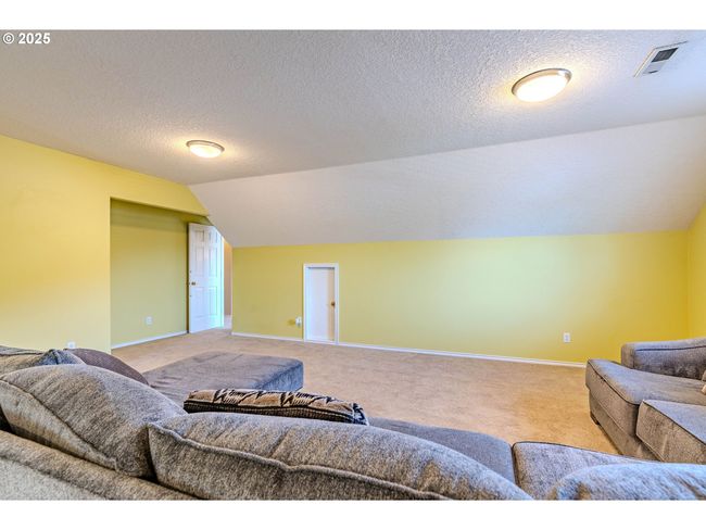 308 Sw 38 Th Loop, House other with 4 bedrooms, 3 bathrooms and 3 parking in Gresham OR | Image 41