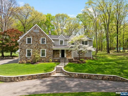327 Woodside Ave, Franklin Lakes, NJ, 07417-2030 | Card Image