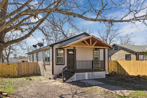 815 Fields St, Richmond, TX, 77469-2830 | Card Image