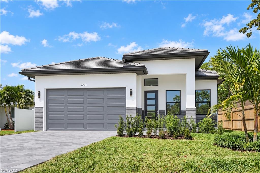 Residential in NAPLES 5