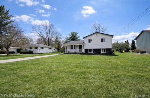 1054 Ransom Dr, Grand Blanc, MI, 48507-4204 | Card Image