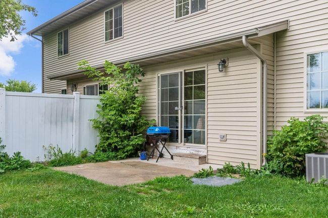 4642 Ridge Court, Condo with 3 bedrooms, 2 bathrooms and null parking in MANITOWOC WI | Image 24