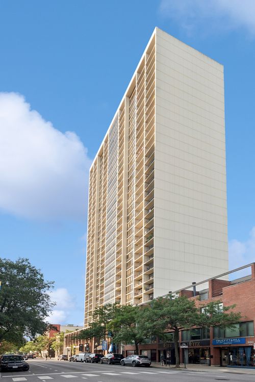 3008-1636 Wells St, Chicago, IL, 60614-6023 | Card Image