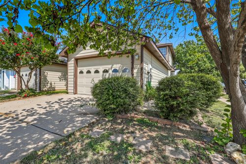 5200 Mountain Spring Trl, Fort Worth, TX, 76123-2885 | Card Image
