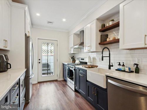 537 Watkins St, PHILADELPHIA, PA, 19148-1840 | Card Image