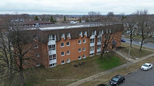 306-810 Kyle Crt, Brockville, ON, K6V6H6 | Card Image