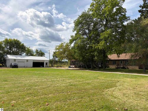 2413 W Kelly Road, Lake City, MI, 49651 | Card Image