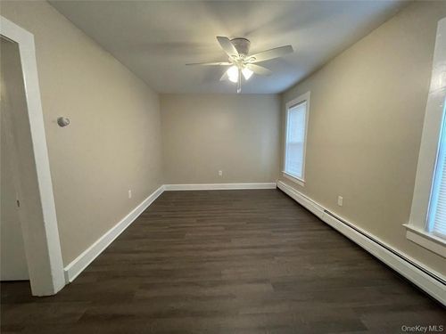 30 Center St, Highland Fls, NY, 10928-1810 | Card Image