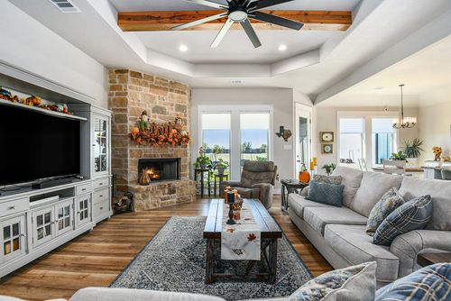 1024 Pioneer Xing, Weatherford, TX, 76088-3890 | Card Image