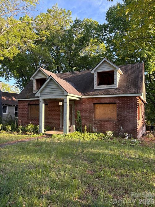 1800 Mecklenburg Ave, Charlotte, NC, 28205-2449 | Card Image