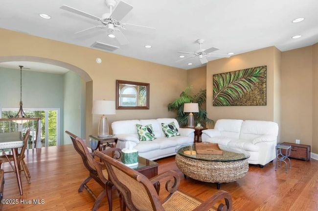 Family Room | Image 61