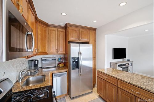 6923 66th Dr, Middle Village, NY, 11379-1709 | Card Image