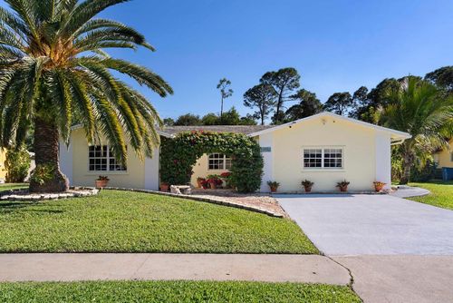 113 Barcelona Dr, Royal Palm Beach, FL, 33411-1314 | Card Image