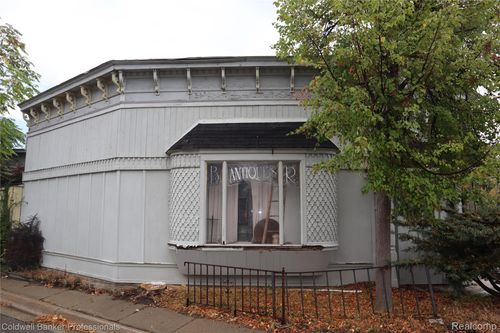 216 S Broad St, Holly, MI, 48442-1670 | Card Image