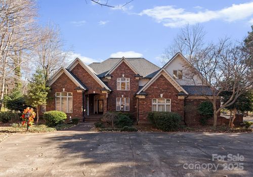 718 Eagle Point Ct, Matthews, NC, 28104-9528 | Card Image