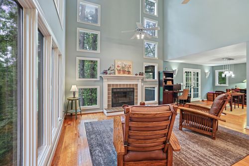 1010 Wren Ct, Kingston Springs, TN, 37082-5235 | Card Image