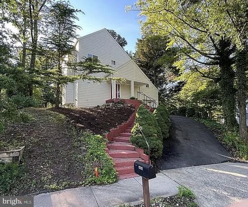 1661 Cedar Hollow Way, RESTON, VA, 20194-1727 | Card Image