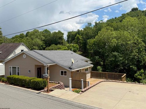 315 Thomas Ave, Nutter Fort, WV, 26301-4427 | Card Image