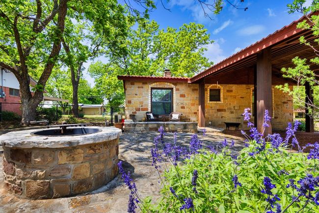 805 Wheeler St, Home with 2 bedrooms, 1 bathrooms and 2 parking in Mason TX | Image 33