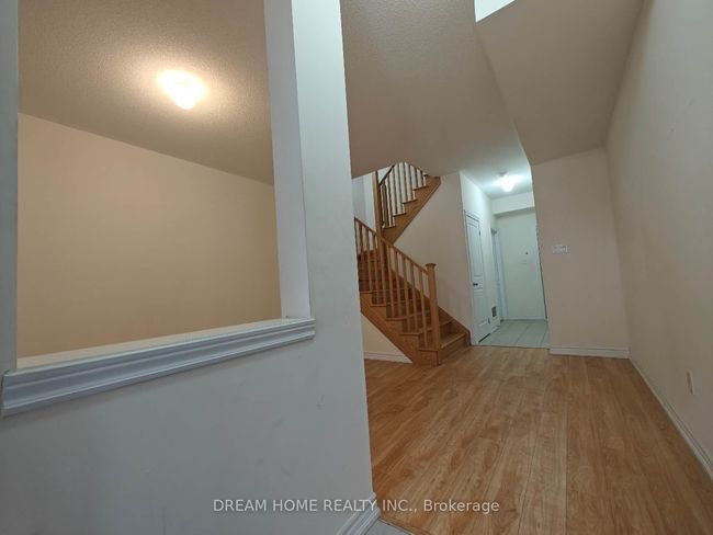 28 Robert Joffre Leet Ave, House attached with 3 bedrooms, 3 bathrooms and 1 parking in Markham ON | Image 4