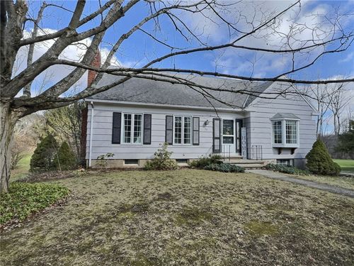76 Southern Hills Cir, Henrietta, NY, 14467-9766 | Card Image