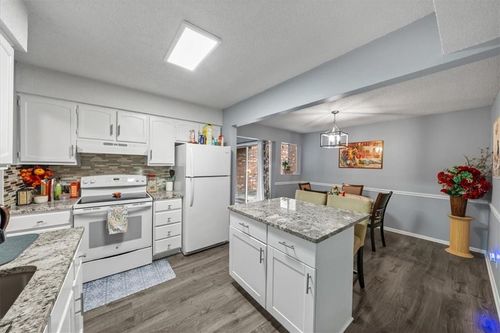 c-10104 W 96th St, Overland Park, KS, 66212-5134 | Card Image