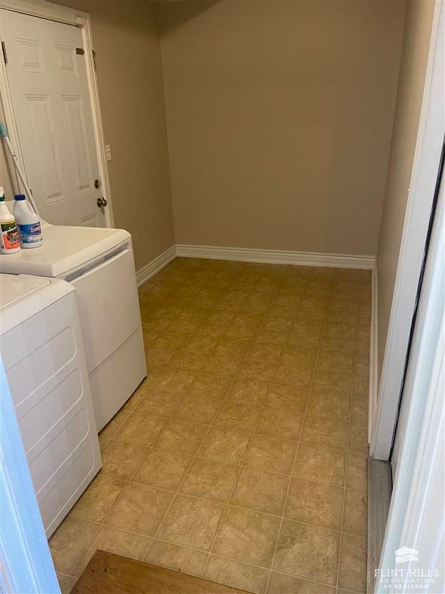 1504 Hale Dr, House other with 4 bedrooms, 1 bathrooms and null parking in Junction City KS | Image 15