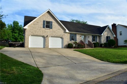413 Southern Oaks Dr, Chesapeake, VA, 23322-5765 | Card Image