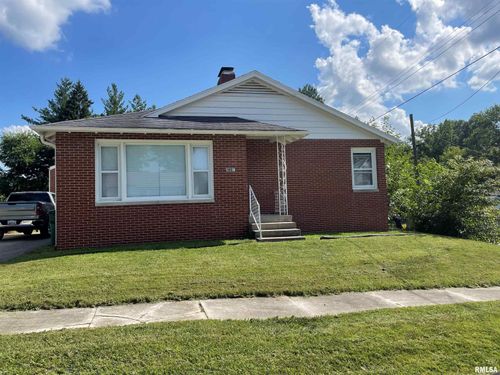 329 W Fisk St, Macomb, IL, 61455-2818 | Card Image