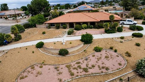 19996 Eyota Rd, Apple Valley, CA, 92308-4501 | Card Image