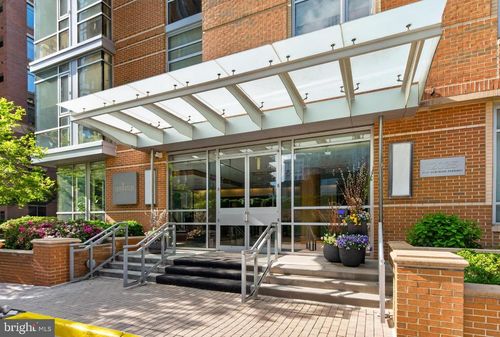 304-12025 New Dominion Pkwy, RESTON, VA, 20190-6266 | Card Image