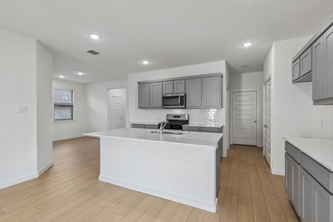 902 Pine Beach Dr, House other with 4 bedrooms, 3 bathrooms and null parking in Mckinney TX | Image 4