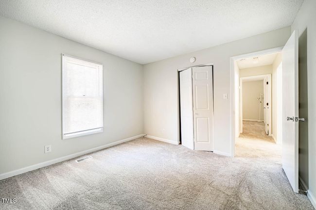 121WestviewDr_bed2 door | Image 12