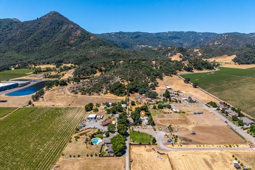 300 Bradford Ln, Hopland, CA, 95449 | Card Image