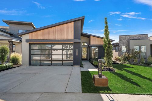 3353 S Eagle Brook Ln, Eagle, ID, 83616-5694 | Card Image