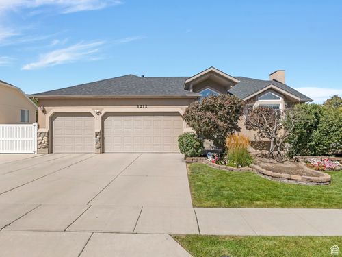 1212 W Willow Run Dr, Murray, UT, 84123-2913 | Card Image