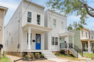 View of front facade featuring covered porch | Image 1