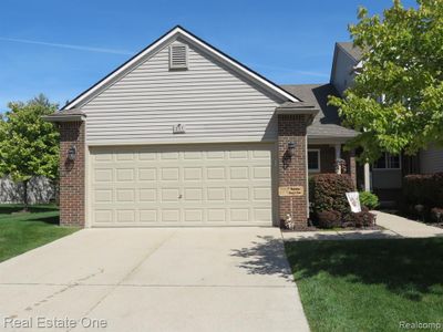 217 Newberry Lane, Condo with 2 bedrooms, 2 bathrooms and null parking in Marion Twp MI | Image 1