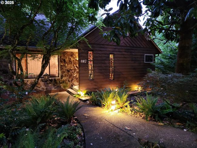 887 6 Th St, House other with 5 bedrooms, 3 bathrooms and 2 parking in Lake Oswego OR | Image 40