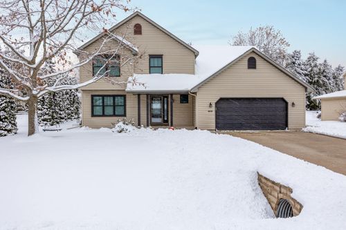 6176 Woodland Meadows Dr, Sheboygan, WI, 53083-3351 | Card Image