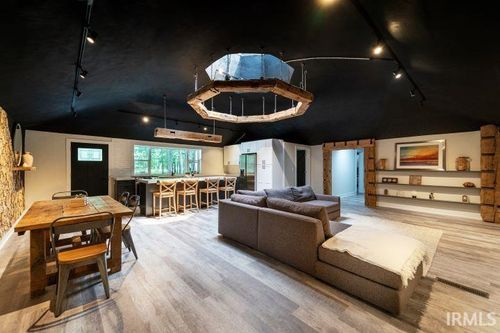 9095 E 850 S, Monterey, IN, 46960-9323 | Card Image