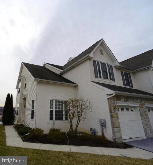 37 Lincoln Dr, DOWNINGTOWN, PA, 19335-5327 | Card Image