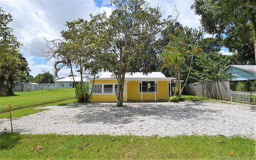 976 34th Ter, Palm City, FL, 34990-3420 | Card Image