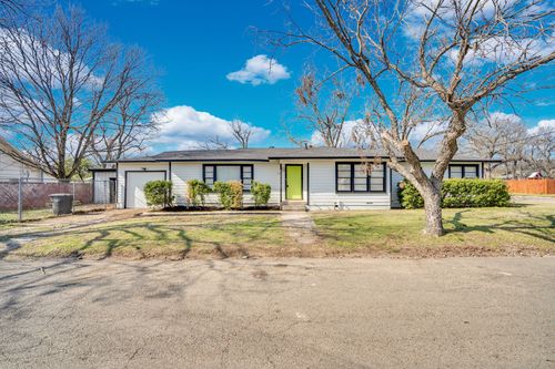 413 Shaw St, Cleburne, TX, 76033-9015 | Card Image