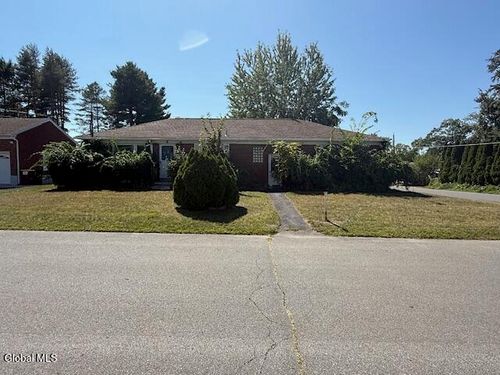 6 Pinewood Pl, Colonie, NY, 12205-2926 | Card Image