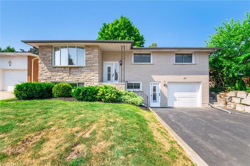 47 Eagen Dr, Kitchener, ON, N2M1W1 | Card Image