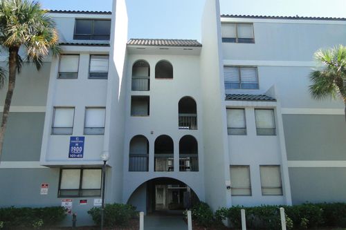 apt-206-1900 N Congress Ave, West Palm Beach, FL, 33401-1688 | Card Image