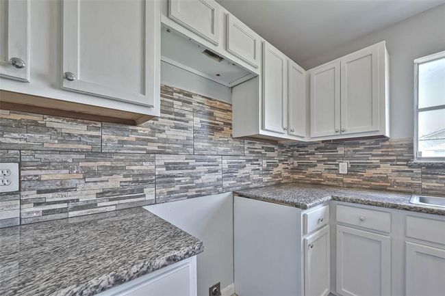 3918 Tavenor Ln, House other with 4 bedrooms, 2 bathrooms and null parking in Houston TX | Image 6